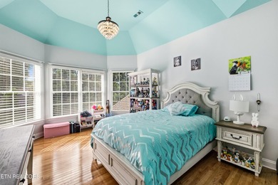 Welcome to an extraordinary waterfront community residence where - photo 21