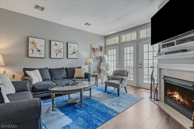 Experience refined, hassle-free living in The Royal Club at - photo 1