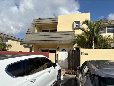 Kendale Lakes Area Condo Sale Pending in Miami Florida