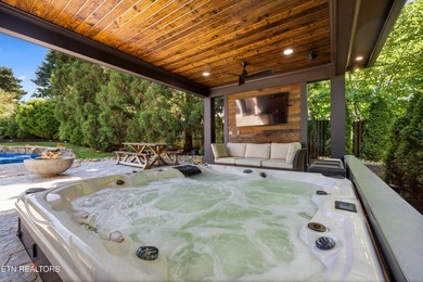 Welcome to an extraordinary waterfront community residence where - photo 32