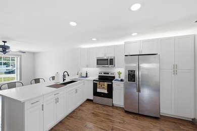 Welcome home to this beautifully updated 3-bedroom, 2-bath - photo 3