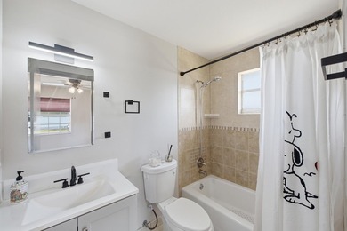 Welcome home to this beautifully updated 3-bedroom, 2-bath - photo 9