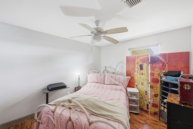Welcome home to this beautifully updated 3-bedroom, 2-bath - photo 10