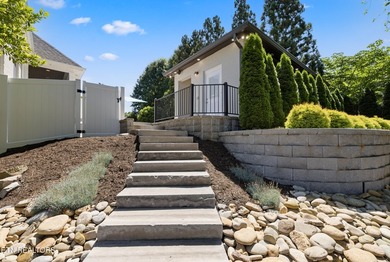 Welcome to an extraordinary waterfront community residence where - photo 46