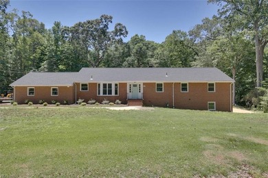 Highly desirable Marlbank Farm Community is where you will find - photo 2