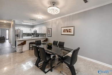Beautiful townhome with loads of updates! Spacious living room - photo 14