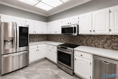 Beautiful townhome with loads of updates! Spacious living room - photo 16