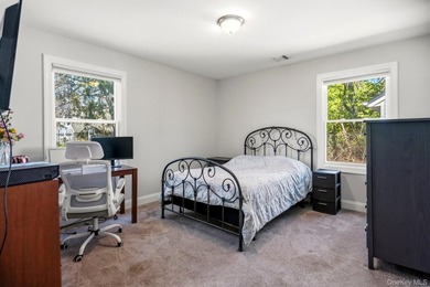 Welcome to 11 Jackson Street in East Islip-a beautifully - photo 19