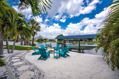 TURNKEY WATERFRONT PARADISE WITH DIRECT GULF ACCESS! Experience - photo 1