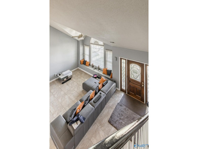 Beautiful townhome with loads of updates! Spacious living room - photo 21