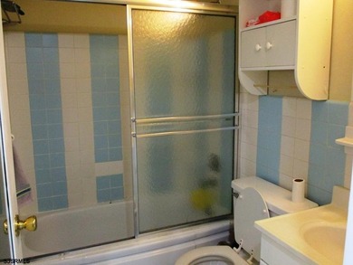 LOWEST CONDO FEE in AC! This ground floor beach block studio - photo 24