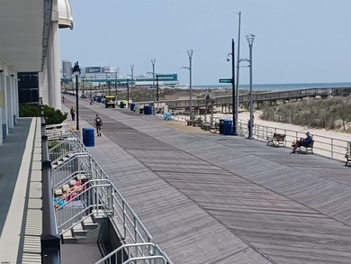 LOWEST CONDO FEE in AC! This ground floor beach block studio - photo 35