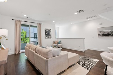Modern Living in Marina Bay in this stylish and spacious - photo 10