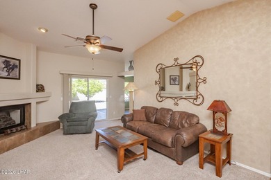 Beautifully maintained single-owner home offering 3 bedrooms, 2 - photo 8