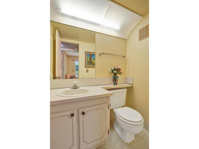 Private, first floor corner unit, furnished 2 bedroom/1.5 bath - photo 18