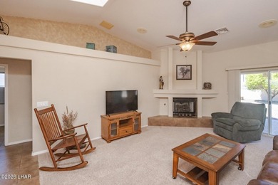Beautifully maintained single-owner home offering 3 bedrooms, 2 - photo 10