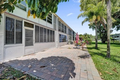 Private, first floor corner unit, furnished 2 bedroom/1.5 bath - photo 25