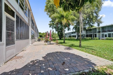 Private, first floor corner unit, furnished 2 bedroom/1.5 bath - photo 26