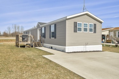 Lower Gar Lake Home For Sale in Milford Iowa