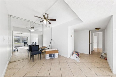 Welcome to this well-appointed two-bedroom, two-bathroom - photo 4