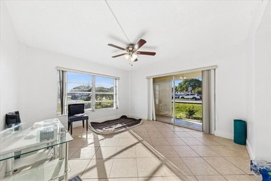 Welcome to this well-appointed two-bedroom, two-bathroom - photo 5
