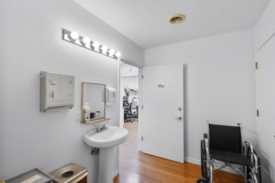 This commercial property offers a prime investment opportunity