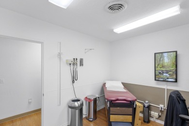 This commercial property offers a prime investment opportunity