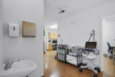 This commercial property offers a prime investment opportunity