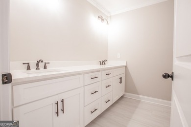This is a custom home builder. Not your typical spec home! The - photo 24