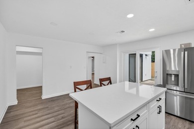 Centrally located in the heart of Fort Walton Beach, this - photo 29