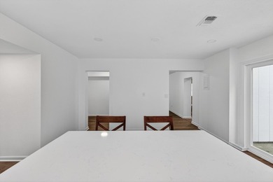 Centrally located in the heart of Fort Walton Beach, this - photo 30
