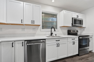 Centrally located in the heart of Fort Walton Beach, this - photo 31