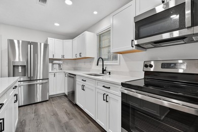Centrally located in the heart of Fort Walton Beach, this - photo 32