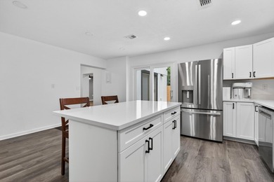 Centrally located in the heart of Fort Walton Beach, this - photo 33