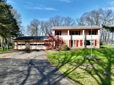 Holloway Reservoir Home Sale Pending in Columbiaville Michigan