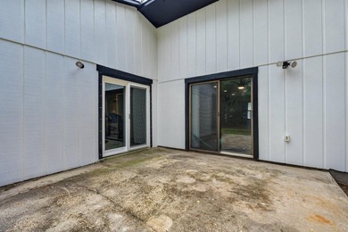 Centrally located in the heart of Fort Walton Beach, this - photo 48