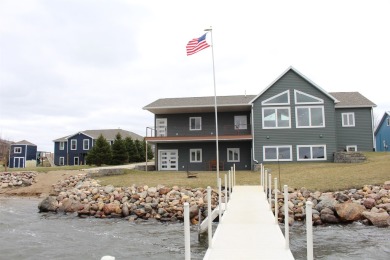 Five Island Lake Home For Sale in Emmetsburg Iowa