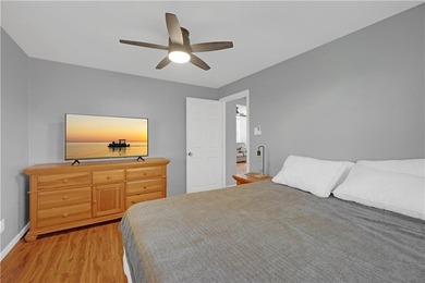 Welcome to your Lake of the Ozarks retreat! This fully updated 2 - photo 15