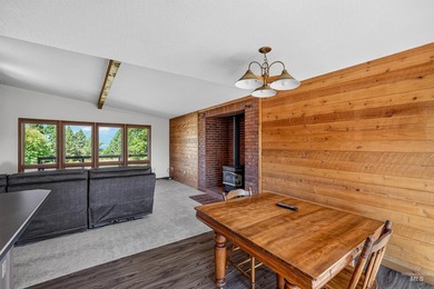 Welcome to Cascade!! Come home to this private home located in - photo 15
