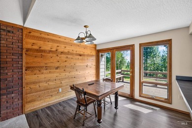 Welcome to Cascade!! Come home to this private home located in - photo 16