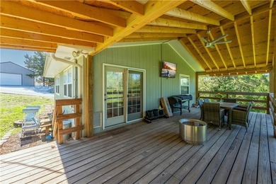 Welcome to your Lake of the Ozarks retreat! This fully updated 2 - photo 18