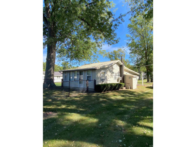 Lake Home For Sale in Syracuse, Indiana