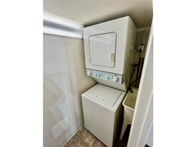 Rare opportunity to own a completely renovated Penthouse unit in - photo 25