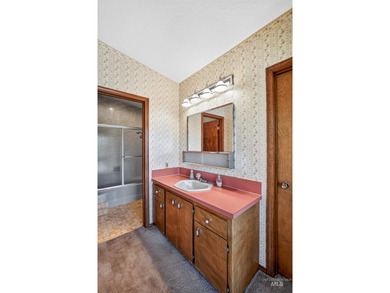 Welcome to Cascade!! Come home to this private home located in - photo 28