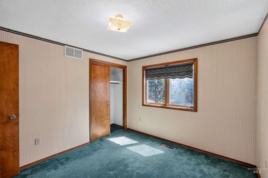 Welcome to Cascade!! Come home to this private home located in - photo 31