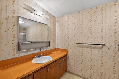 Welcome to Cascade!! Come home to this private home located in - photo 37