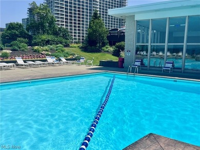 Rare opportunity to own a completely renovated Penthouse unit in - photo 41