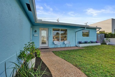 Discover your private tropical retreat in this 3 Bedroom, 2 - photo 3