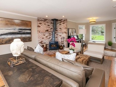 Spellbinding ocean views! Expansive long-range vistas over - photo 6