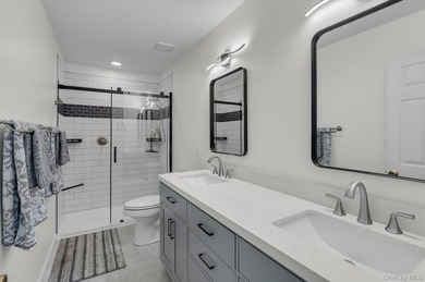 Welcome home to this highly sought-after, beautifully maintained - photo 11